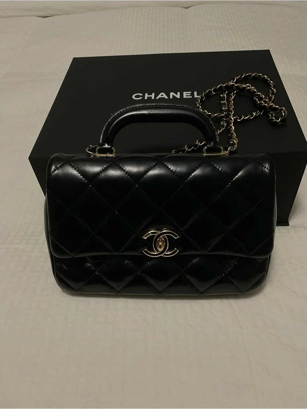 CHANEL Shiny Lambskin Quilted Flap Bag Black preloved